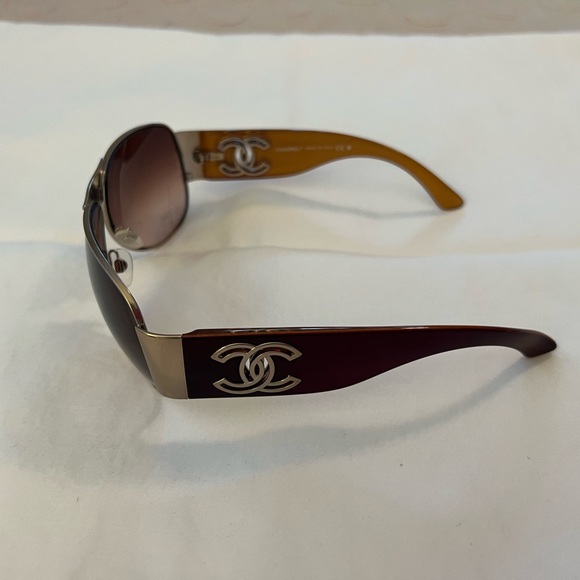 CHANEL SUNGLASSES - Picture 3 of 8